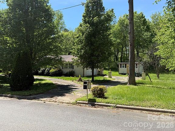 2nd image of 1011 Bryce Ave