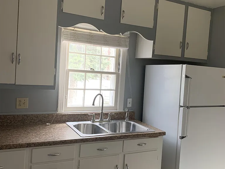 4126 Pleasant Dr — Photo 6