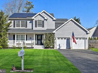 584 Coral Ln, Manahawkin, NJ 08050
