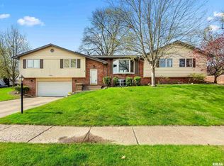 4702 W Lynnhurst Dr, Peoria, IL 61615