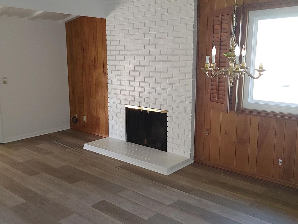 2nd image of 548 Firethorne St