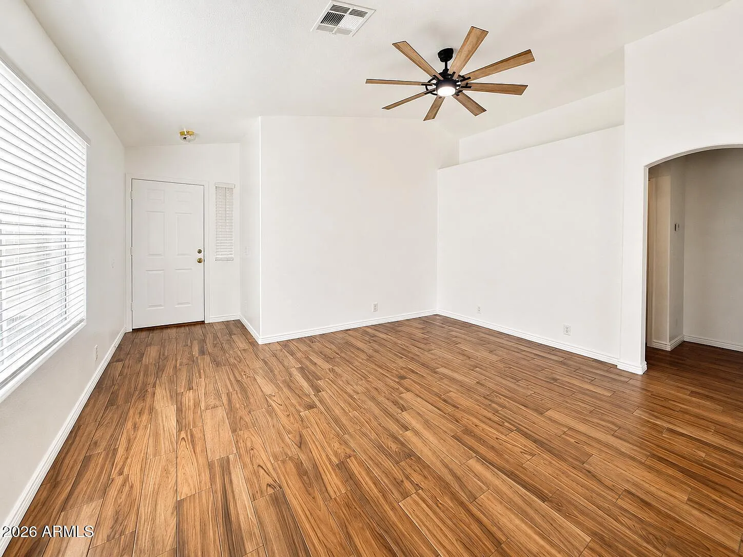 3 bed, 2.0 bath, 1065 sqft, $2,000 — Photo 2