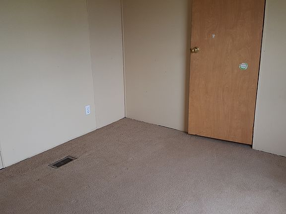 5th image of 200 Larkstone Pl