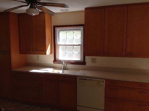 4th image of 849 Bradford Ct