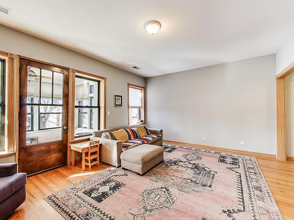 3rd image of 5323 S Woodlawn Ave #3S
