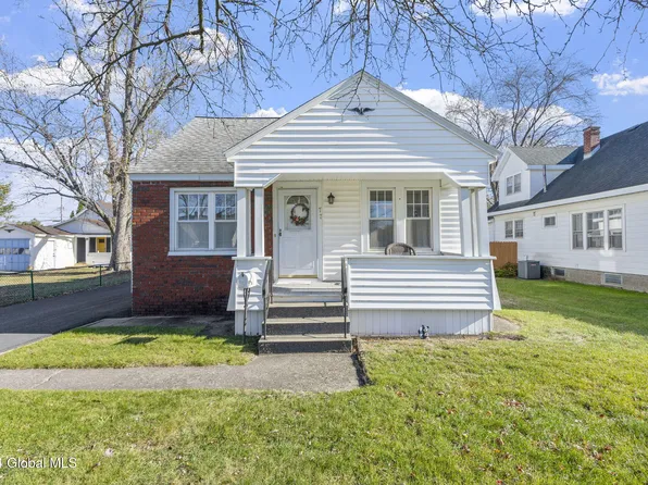 77 Oakdale Avenue, Schenectady, NY 12306