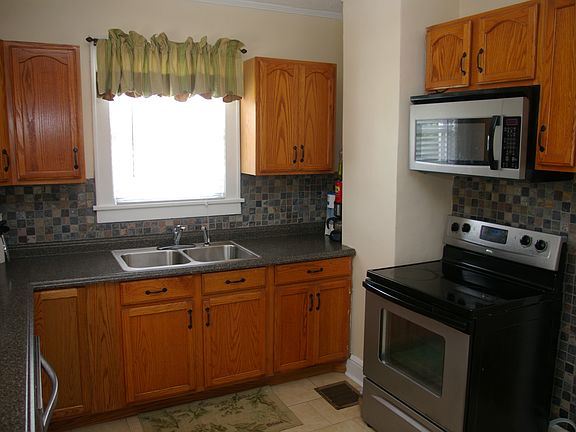 4th image of 1103 Carolina Ave