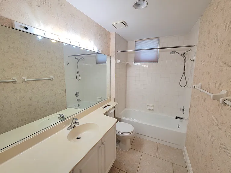 4220 Pinebrook Cir #14 — Photo 14