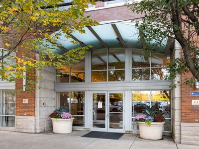 933 W Van Buren St APT 409, Chicago, IL, 60607