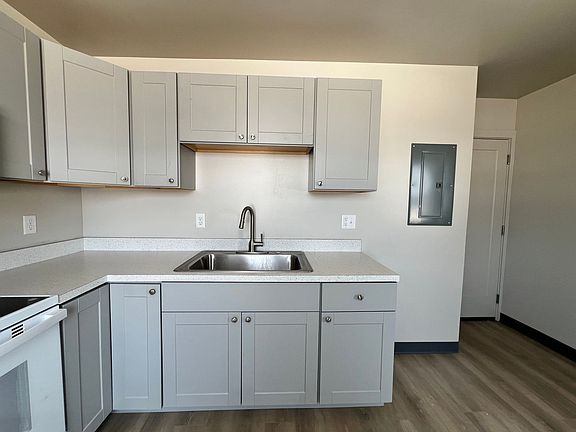 5th image of 83 N Broadway St #13