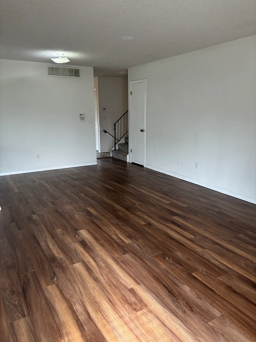 Living room - 946 S Armour St
