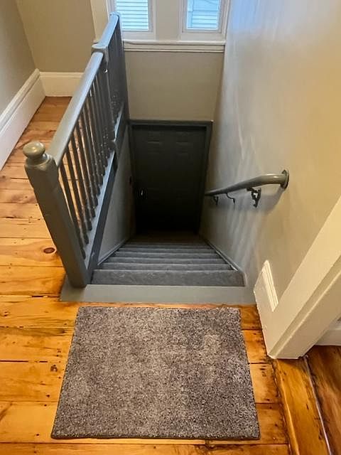 Entry/ stairs up to 2nd floor (entirely separate entry from downstairs)