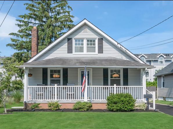11 Elmwood Ave
