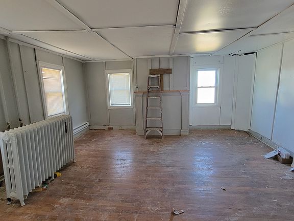 4th image of 554 Drexel Dr