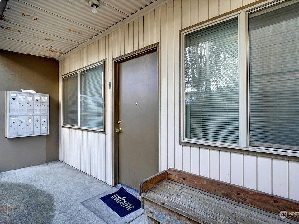 1st image of 1404 Martin Luther King Jr Way #8