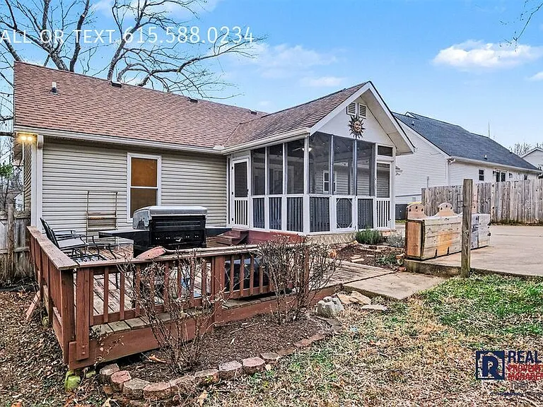 7184 Chester Rd — Photo 19