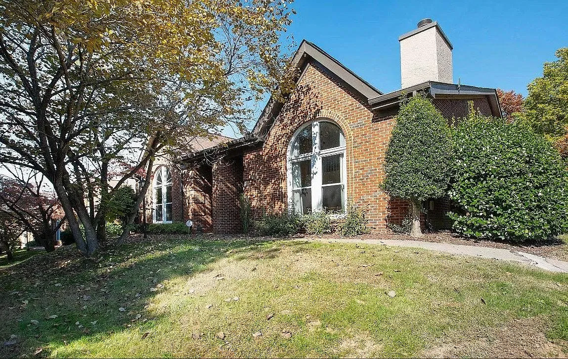 2 bed, 1592 sqft, $2,000 — Photo 1