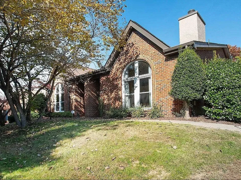 100 Highland Villa Dr