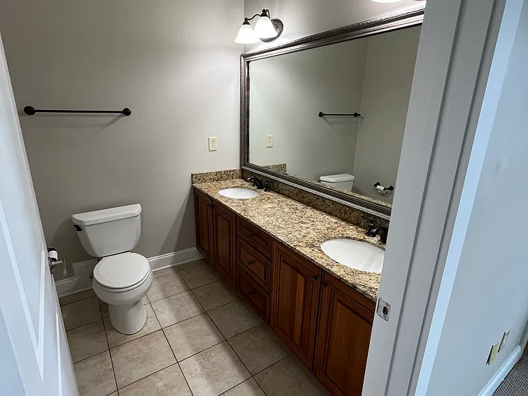445 W Blount Ave #416 — Photo 17