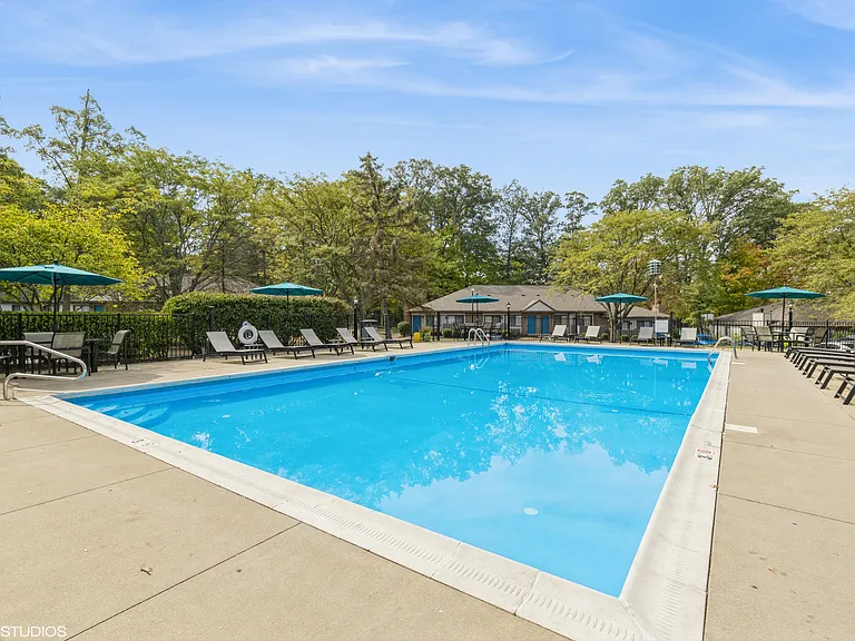 Silvertree at Little Turtle Apartments — Photo 48