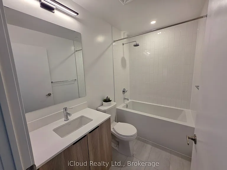 2485 Eglinton Ave W #801 — Photo 12