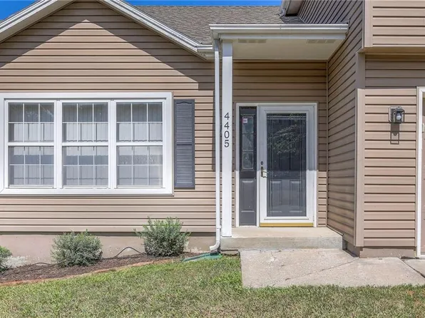 4405 NW Pennington Ln, Blue Springs, MO 64015