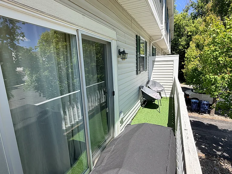 172 N East River Rd — Photo 66