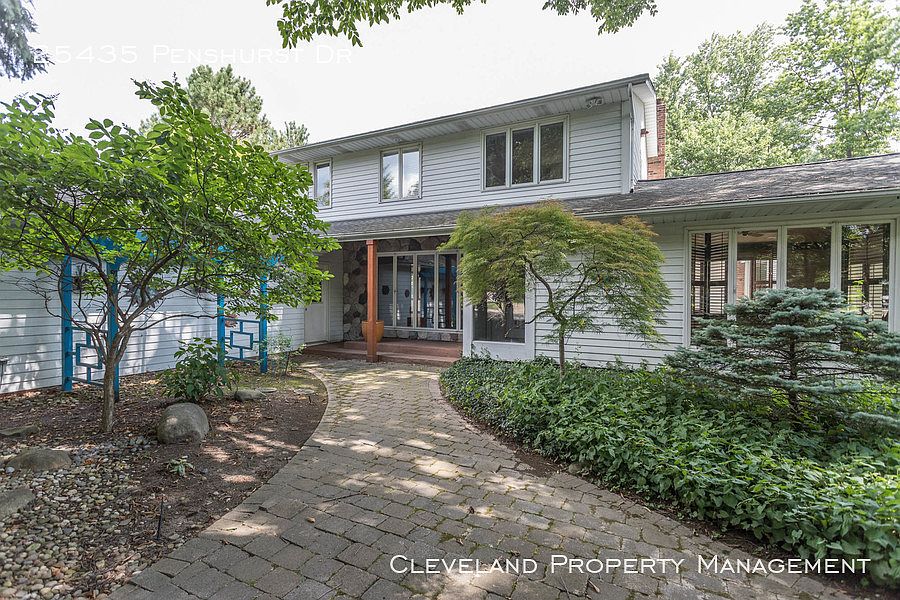 1st image of 25435 Penshurst Dr