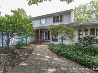 25435 Penshurst Dr, Beachwood, OH
