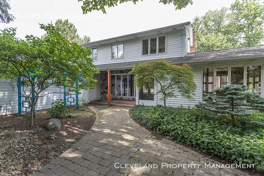 25435 Penshurst Dr photo 1