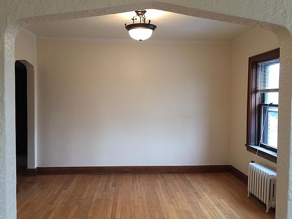 4th image of 4428 N Oakland Ave APT 8