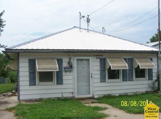 707 S Benton Ave, Marshall, MO 65340