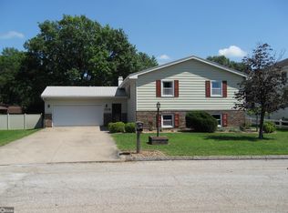 2031 Meadow Ln, Keokuk, IA