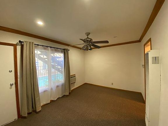 4th image of 1330 S Barrington Ave APT 2