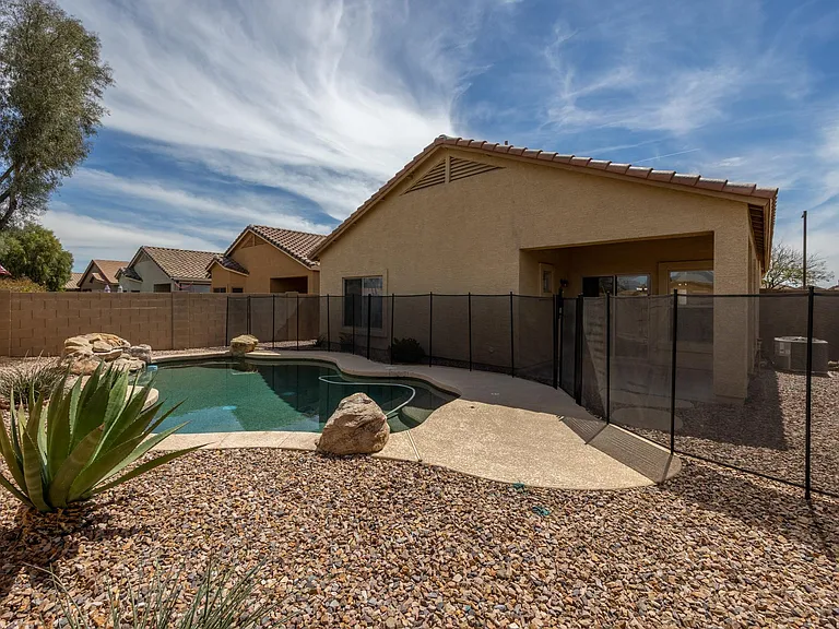 17212 W Saguaro Ln — Photo 18