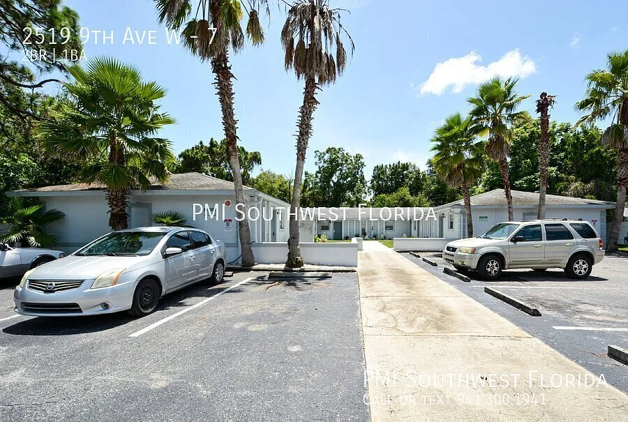 Building Photo - 2519 9th Ave W #7