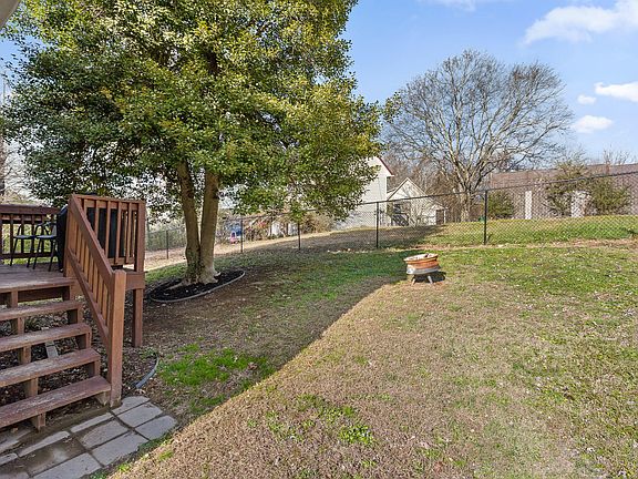 3rd image of 1525 Wildwood Lake Rd SE