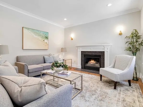 3 Cedar St, Newton, MA 02459