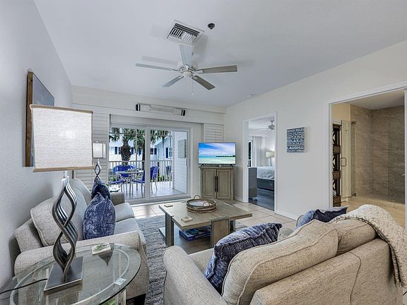 4th image of 160 Palm St #208