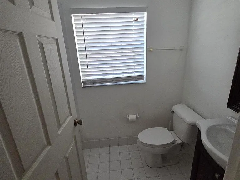 7093 Middlebury Dr — Photo 17