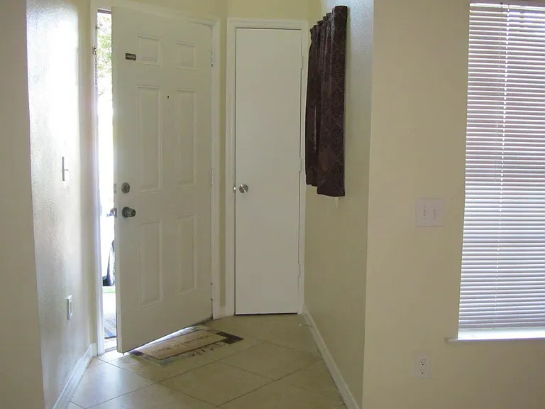 425 Fountainhead Cir — Photo 7