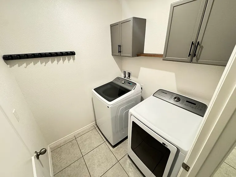 320 Mariana Way — Photo 43
