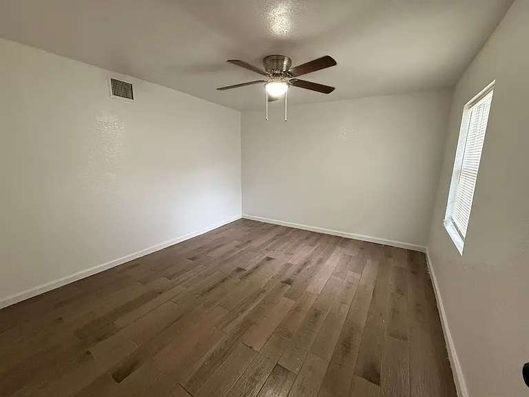 214 Aztec Aly — Photo 4