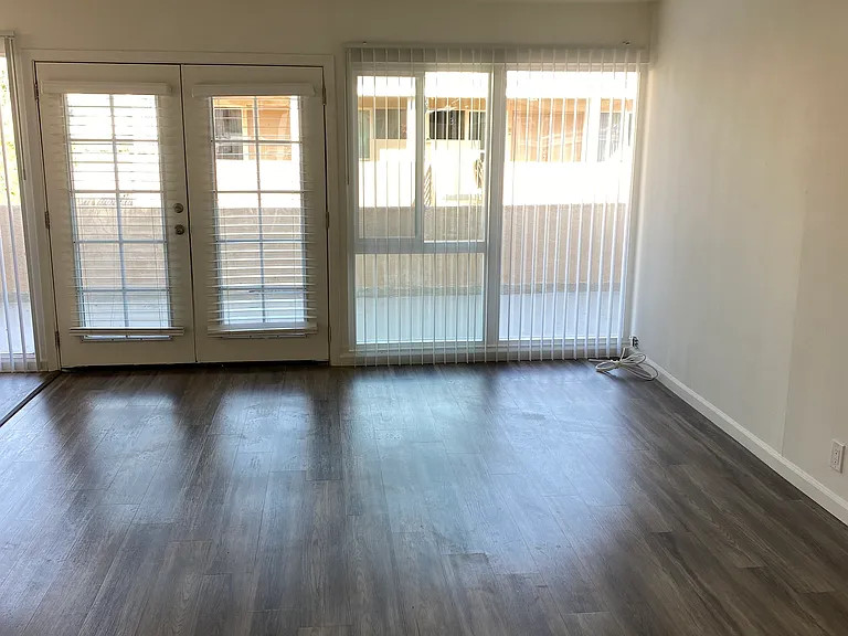 1014 W. Huntington Dr. — Photo 59