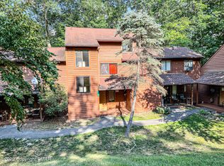 329 Crewe Ct, Bushkill, PA 18324