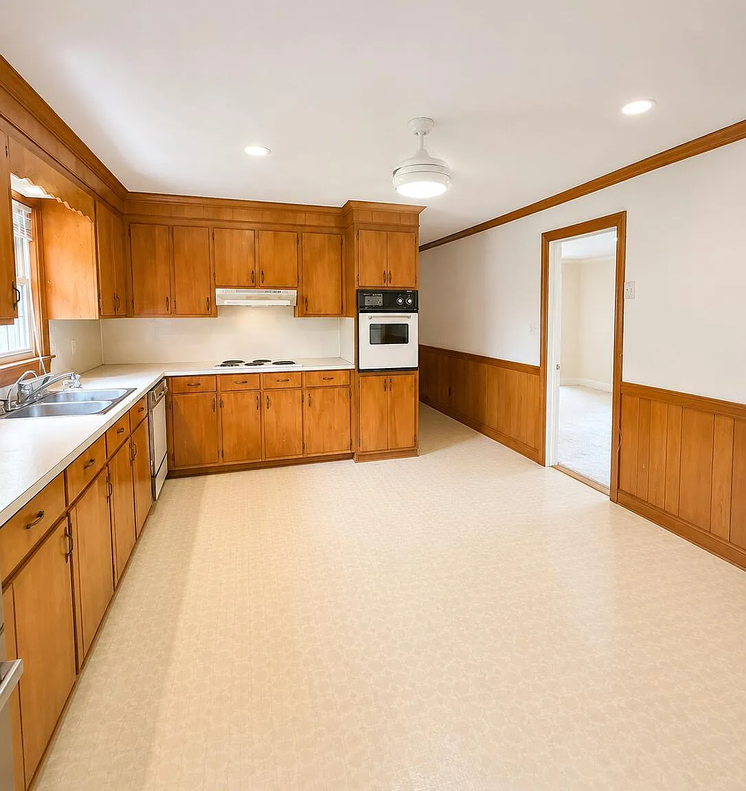 3 bed, 2.0 bath, 1907 sqft, $1,800 — Photo 4