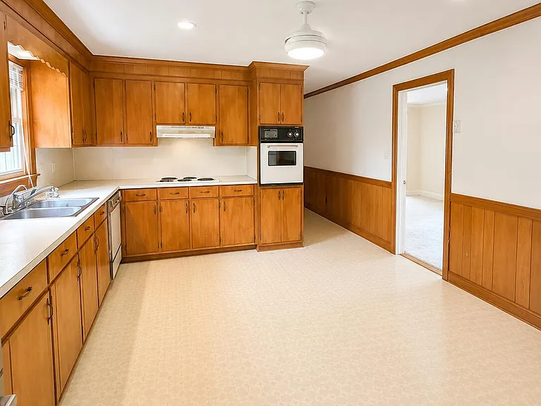 210 Prince Rd — Photo 4