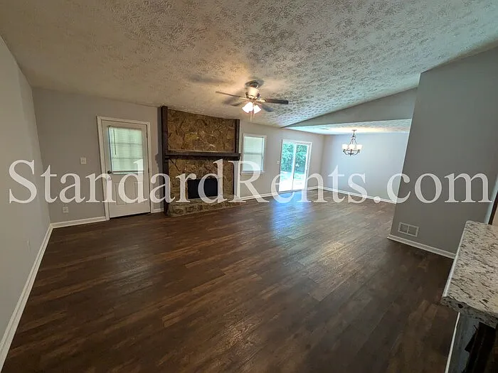 8121 Winewood Way — Photo 12