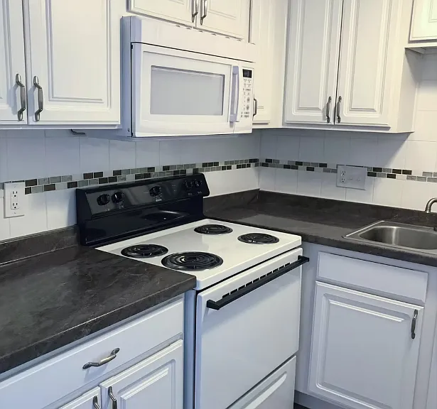 Executive House Apartments — Photo 5