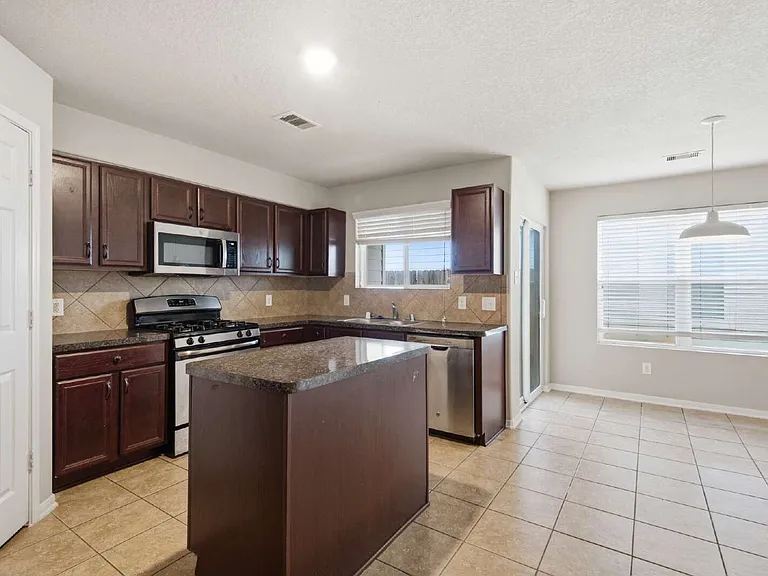 16882 Accolade Way — Photo 9